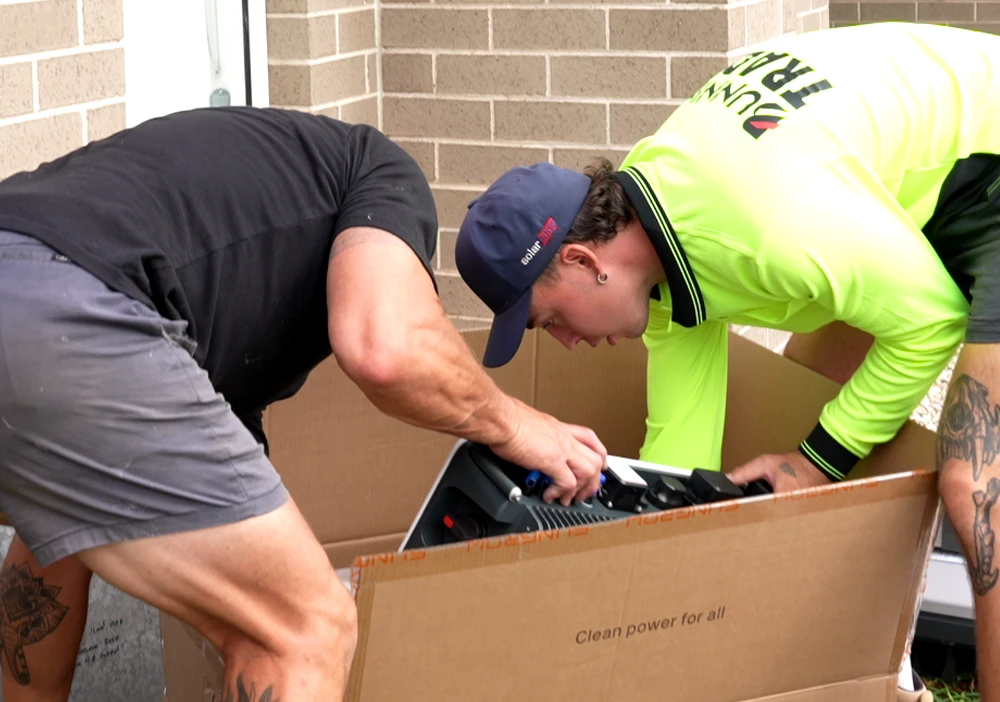 sungrow-inverter-unboxing sungrow inverter unboxing